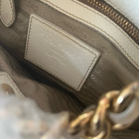 PRADA BAG WITH SHOULDER STRAP. - Picture 9 of 15